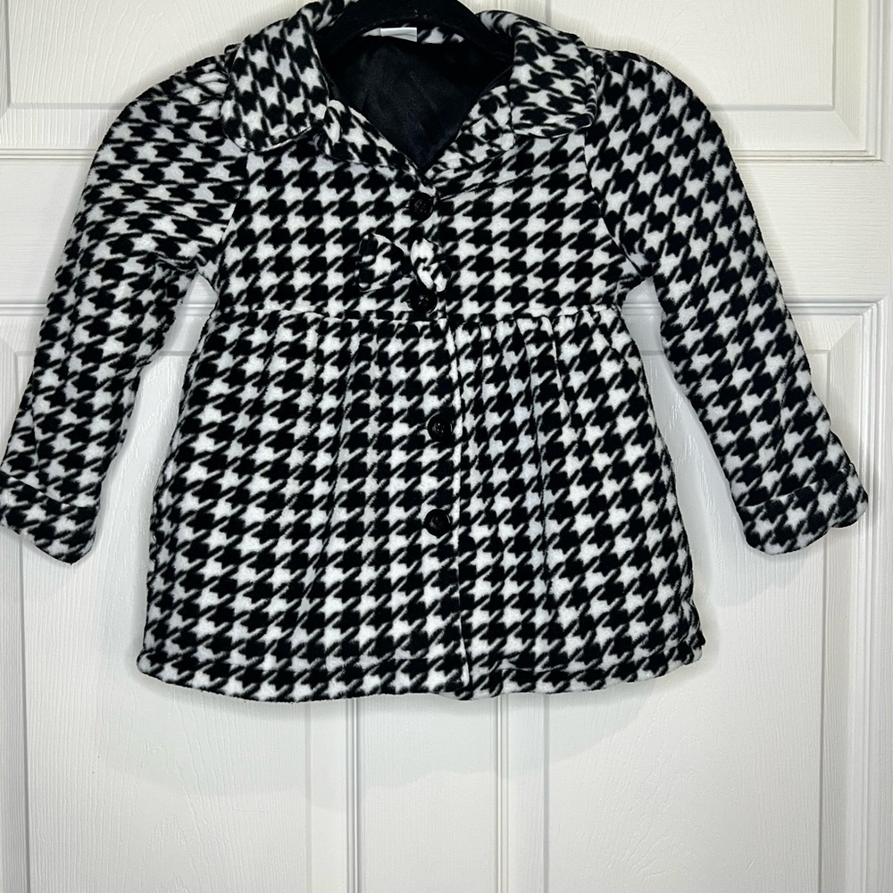 Healthtex Houndstooth black/white toddler’s coat - Size 5T